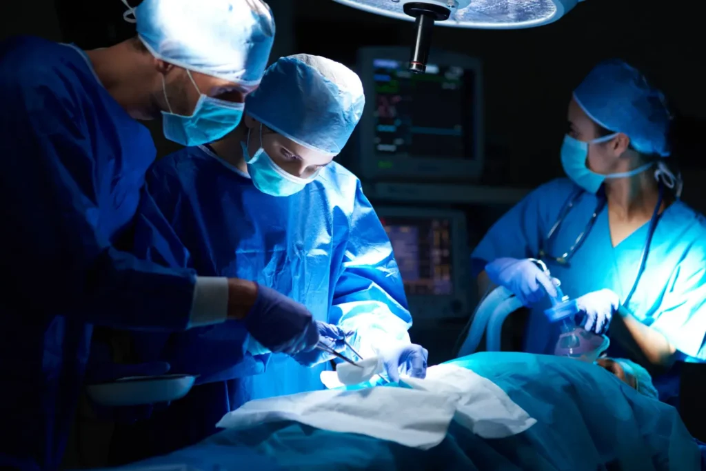 Profissionais que sabem como funciona cirurgia para tumor cerebral